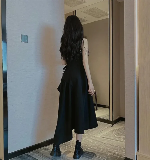 2025 Spring Summer Women's Waist-Cinching Slimming Strap Dress Sexy Casual Korean Version French Design Sense New Niche Dress - Image 3